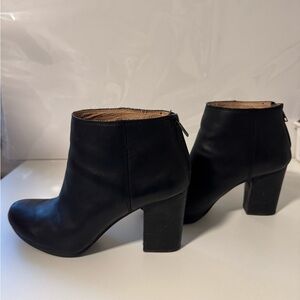 Women’s Madewell Black Leather Ankle Booties Size 9